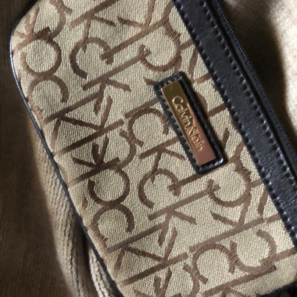 Calvin Klein  (💰3/$30 in any bundle of 3 +)